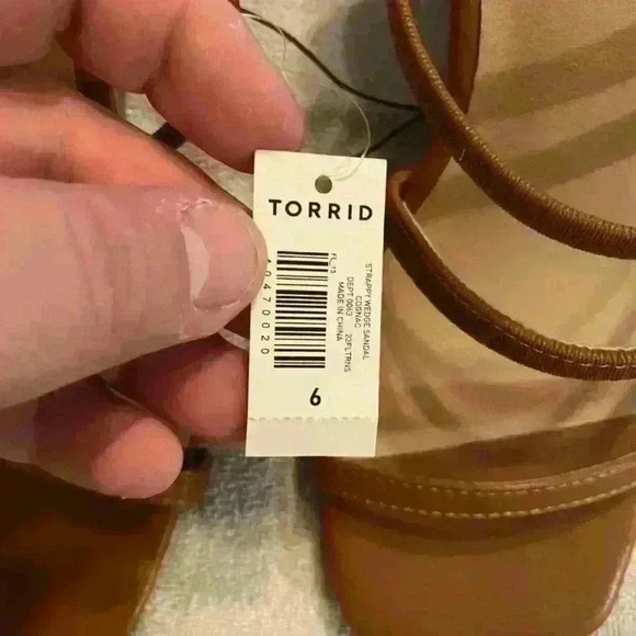 Torrid Strappy Wedge Sandal Size 6WW - Picture 6 of 8